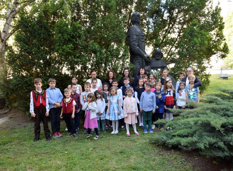 Пред паметника 24 май 2019